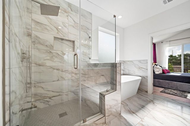 207 E 38th Street A, Houston, TX 77018