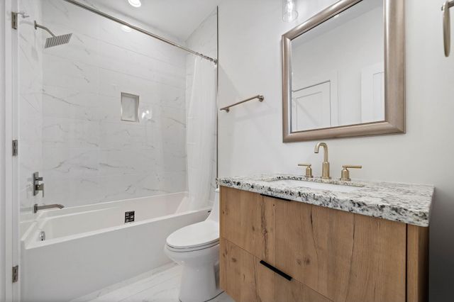 207 E 38th Street A, Houston, TX 77018