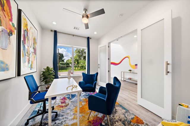 207 E 38th Street A, Houston, TX 77018