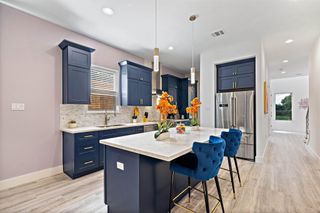207 E 38th Street A, Houston, TX 77018