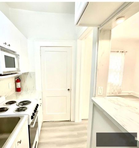 124 Mendoza Ave 1A, Coral Gables, FL 33134