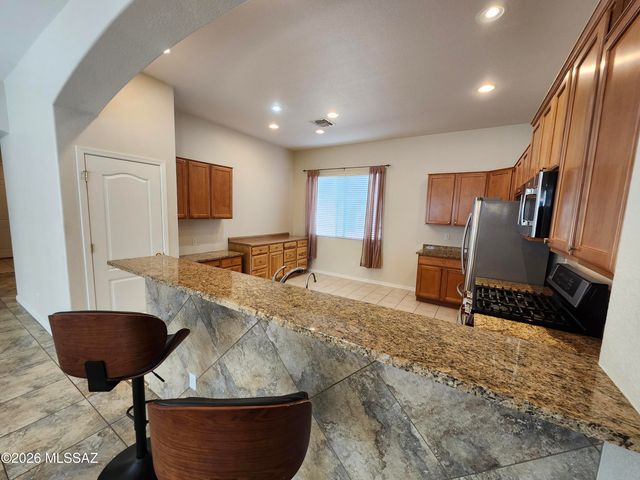 995 W Waxleaf Place, Oro Valley, AZ 85737