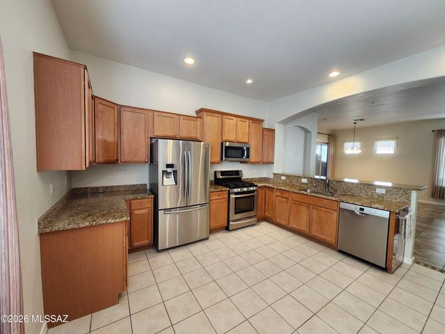 995 W Waxleaf Place, Oro Valley, AZ 85737