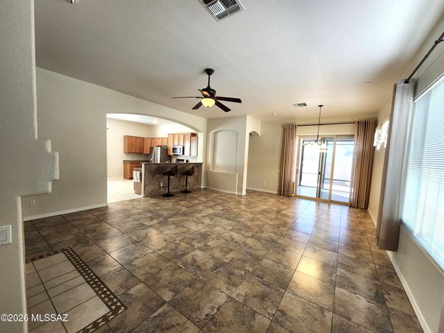 995 W Waxleaf Place, Oro Valley, AZ 85737