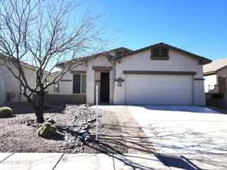 995 W Waxleaf Place, Oro Valley, AZ 85737