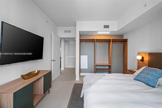 159 NE 6th St 3101, Miami, FL 33132