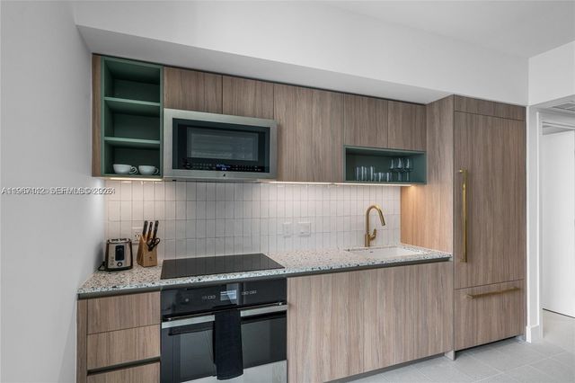 159 NE 6th St 3101, Miami, FL 33132