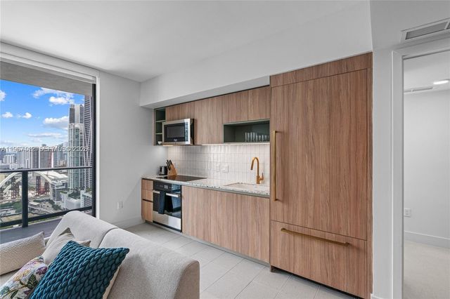 159 NE 6th St 3101, Miami, FL 33132