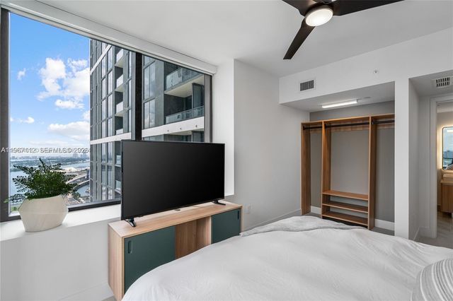 159 NE 6th St 3101, Miami, FL 33132