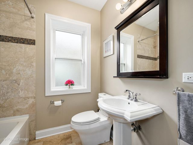 1038 Hayes Avenue, Oak Park, IL 60302