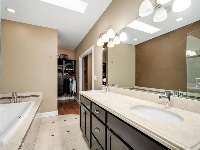 1038 Hayes Avenue, Oak Park, IL 60302