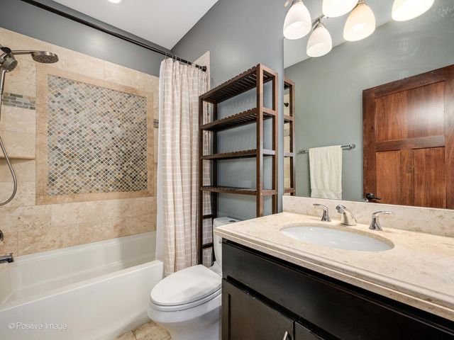 1038 Hayes Avenue, Oak Park, IL 60302