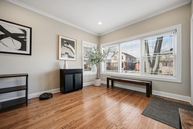 1038 Hayes Avenue, Oak Park, IL 60302