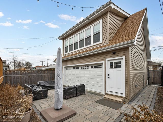 1038 Hayes Avenue, Oak Park, IL 60302