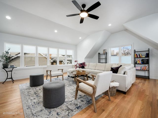 1038 Hayes Avenue, Oak Park, IL 60302