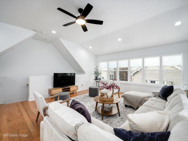 1038 Hayes Avenue, Oak Park, IL 60302