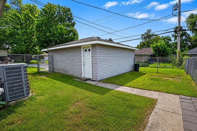 8904 Parrish Avenue, Highland, IN 46322