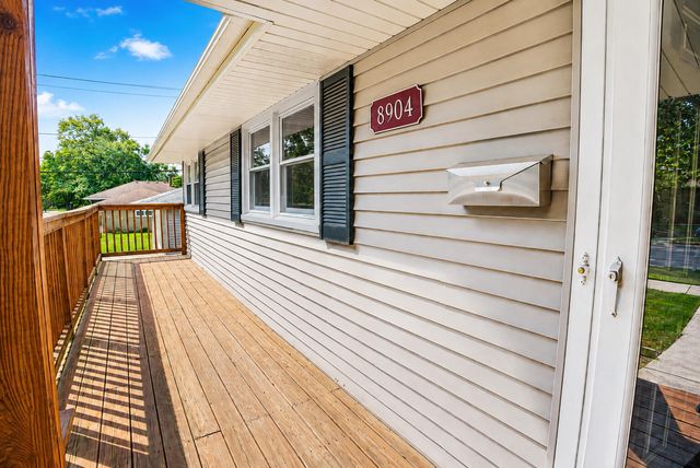 8904 Parrish Avenue, Highland, IN 46322