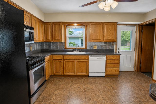 8904 Parrish Avenue, Highland, IN 46322