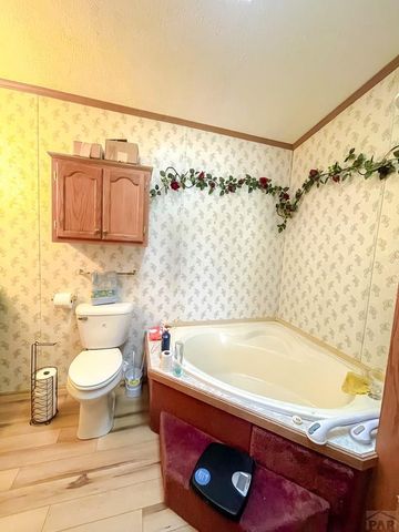 1000 Kenilworth Ave, La Junta, CO 81050