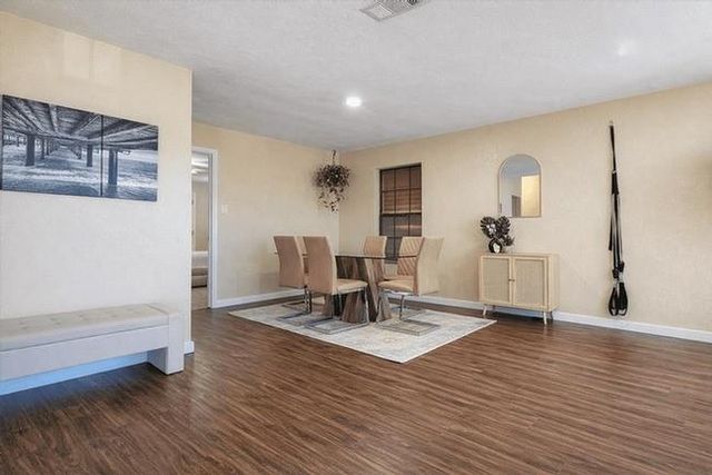 54 Campeche Circle, Galveston, TX 77554