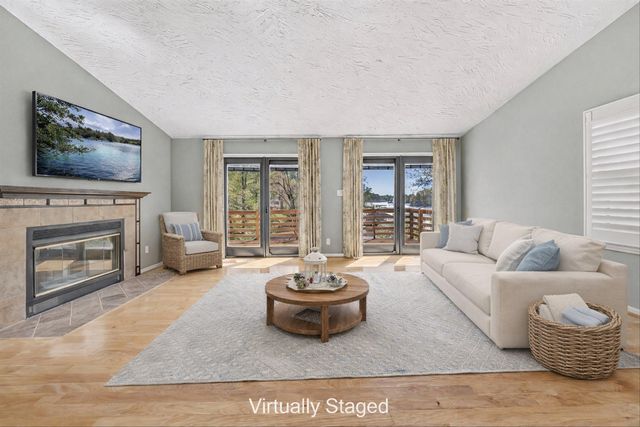 259 Brooks Point LN, Union Hall, VA 24176