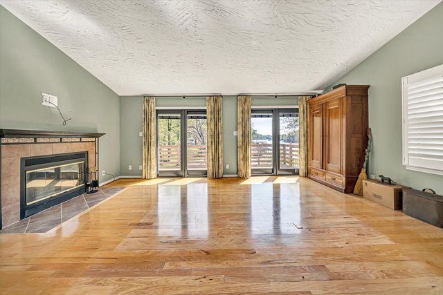 259 Brooks Point LN, Union Hall, VA 24176