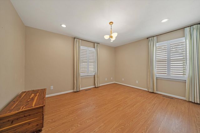 259 Brooks Point LN, Union Hall, VA 24176