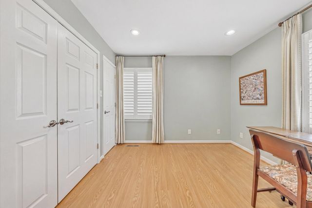 259 Brooks Point LN, Union Hall, VA 24176
