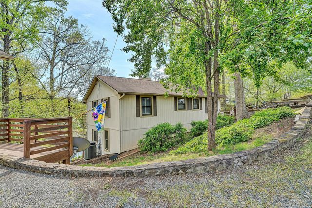 259 Brooks Point LN, Union Hall, VA 24176