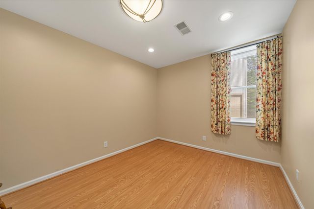 259 Brooks Point LN, Union Hall, VA 24176