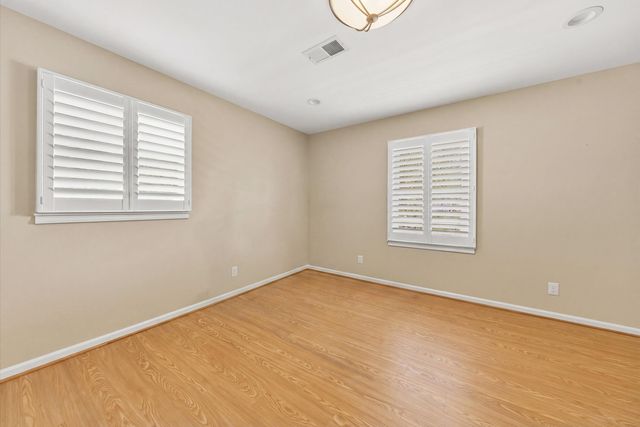 259 Brooks Point LN, Union Hall, VA 24176