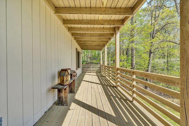 259 Brooks Point LN, Union Hall, VA 24176