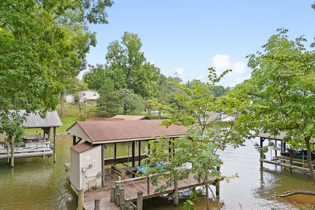 259 Brooks Point LN, Union Hall, VA 24176