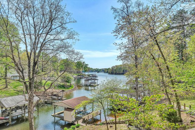259 Brooks Point LN, Union Hall, VA 24176