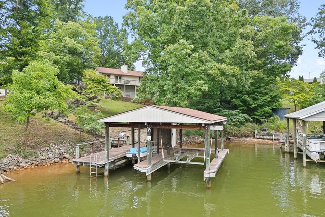 259 Brooks Point LN, Union Hall, VA 24176