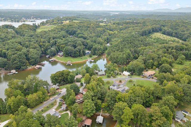 259 Brooks Point LN, Union Hall, VA 24176