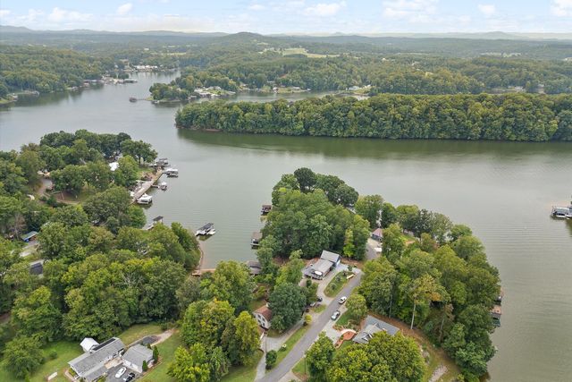 259 Brooks Point LN, Union Hall, VA 24176