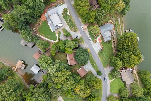 259 Brooks Point LN, Union Hall, VA 24176
