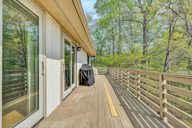 259 Brooks Point LN, Union Hall, VA 24176