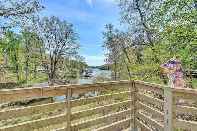 259 Brooks Point LN, Union Hall, VA 24176