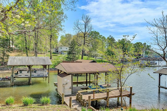 259 Brooks Point LN, Union Hall, VA 24176