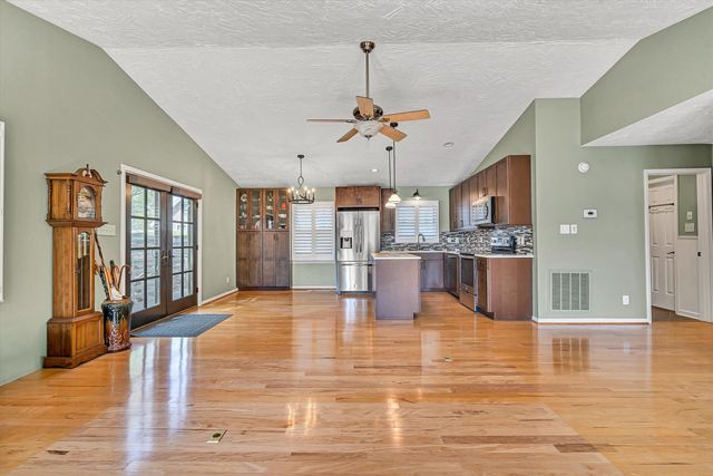 259 Brooks Point LN, Union Hall, VA 24176