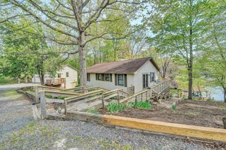 259 Brooks Point LN, Union Hall, VA 24176