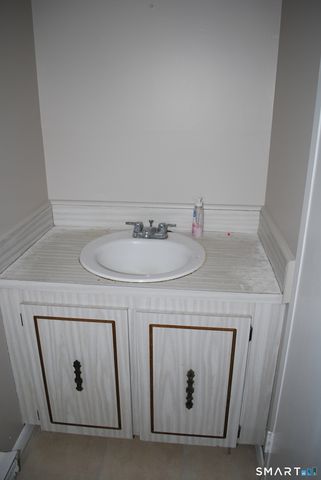 243 Sterling Village 243, Meriden, CT 06450