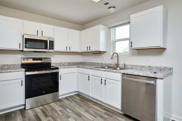 2206 Sunflower Street, Perry, IA 50220