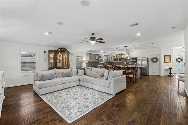 606 Kyle Street, Sugar Land, TX 77478