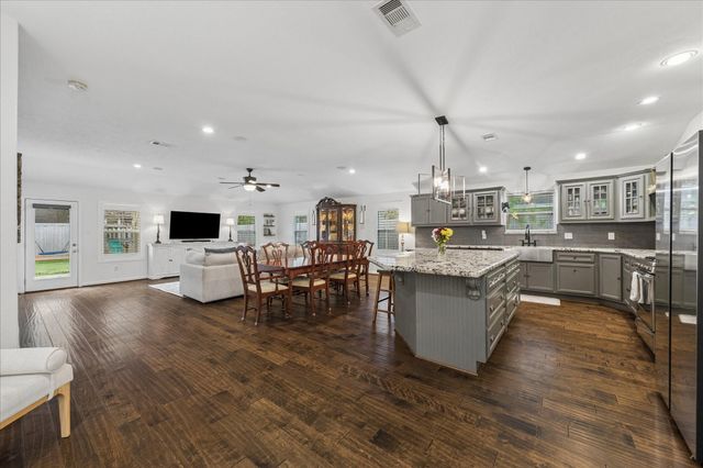 606 Kyle Street, Sugar Land, TX 77478