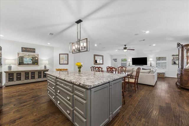 606 Kyle Street, Sugar Land, TX 77478