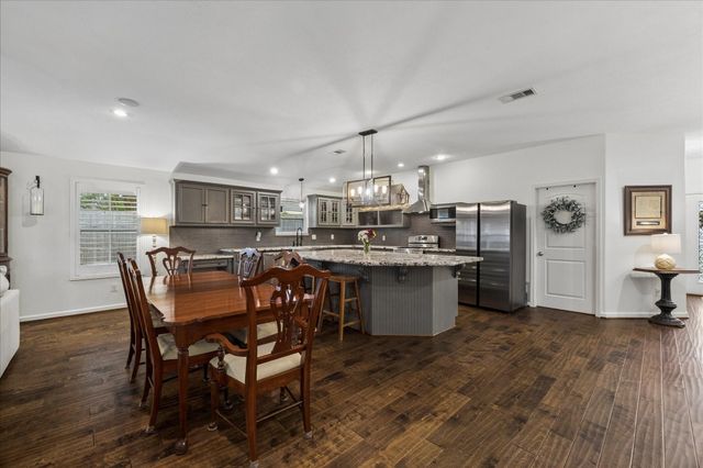 606 Kyle Street, Sugar Land, TX 77478